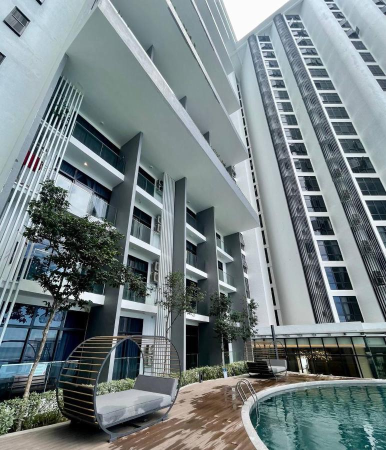 The Nest At The Shore Kk Cbd Seaview With Balcony