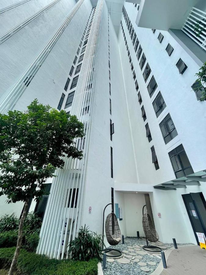 The Nest At The Shore Kk Cbd Seaview With Balcony Apartment *