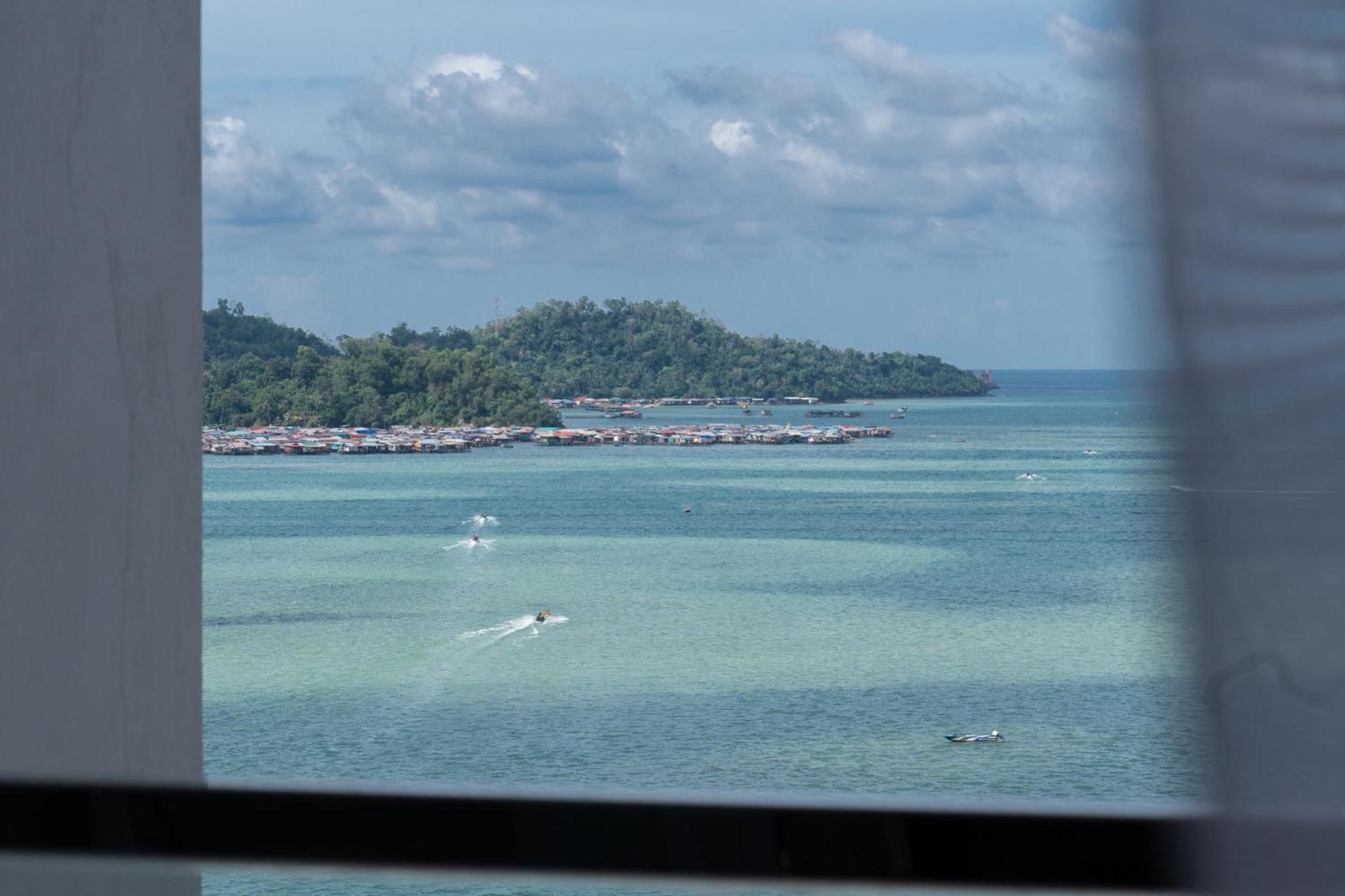 The Nest At The Shore Kk Cbd Seaview With Balcony Kota Kinabalu