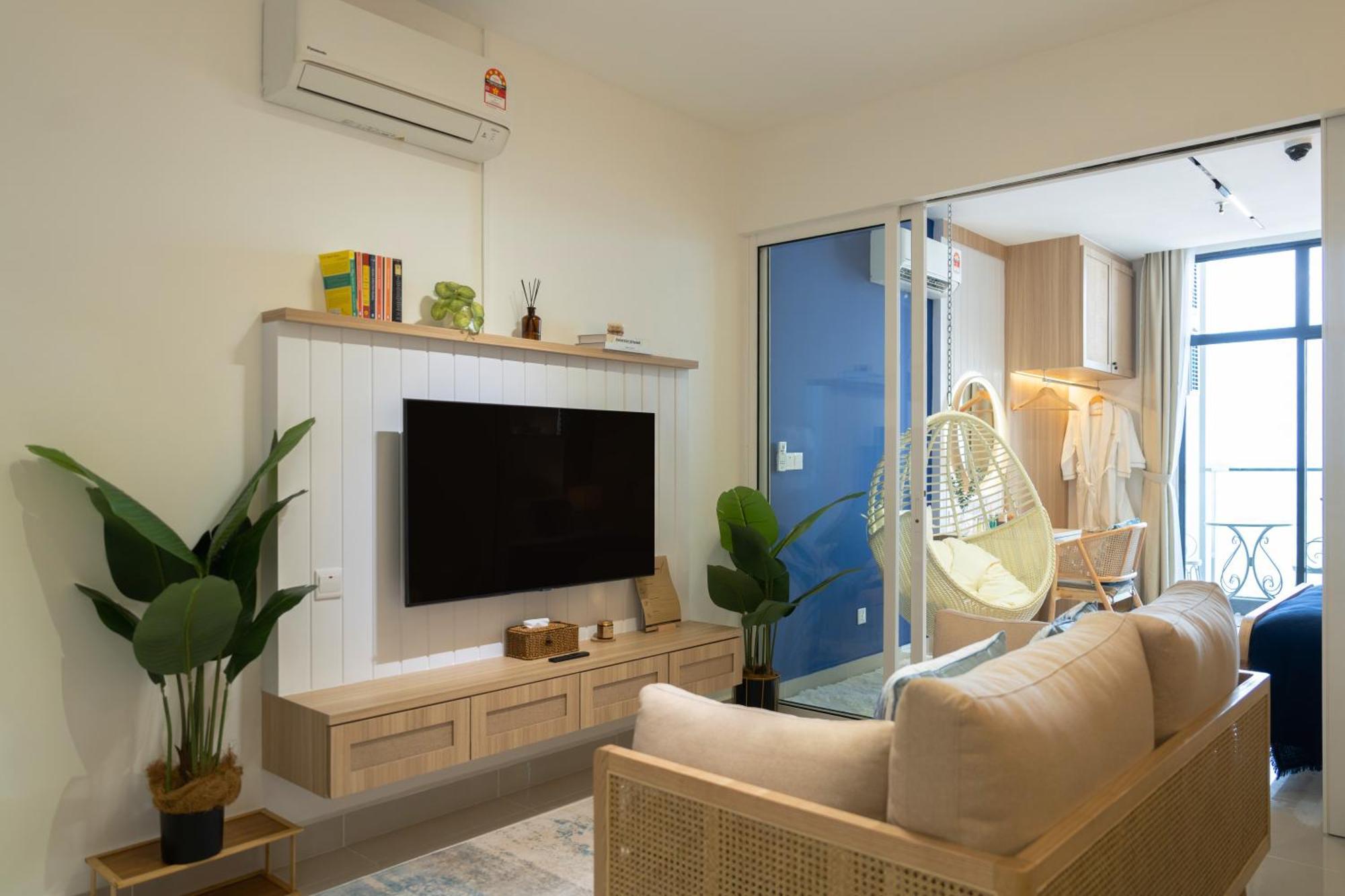 The Nest At The Shore Kk Cbd Seaview With Balcony Apartment
