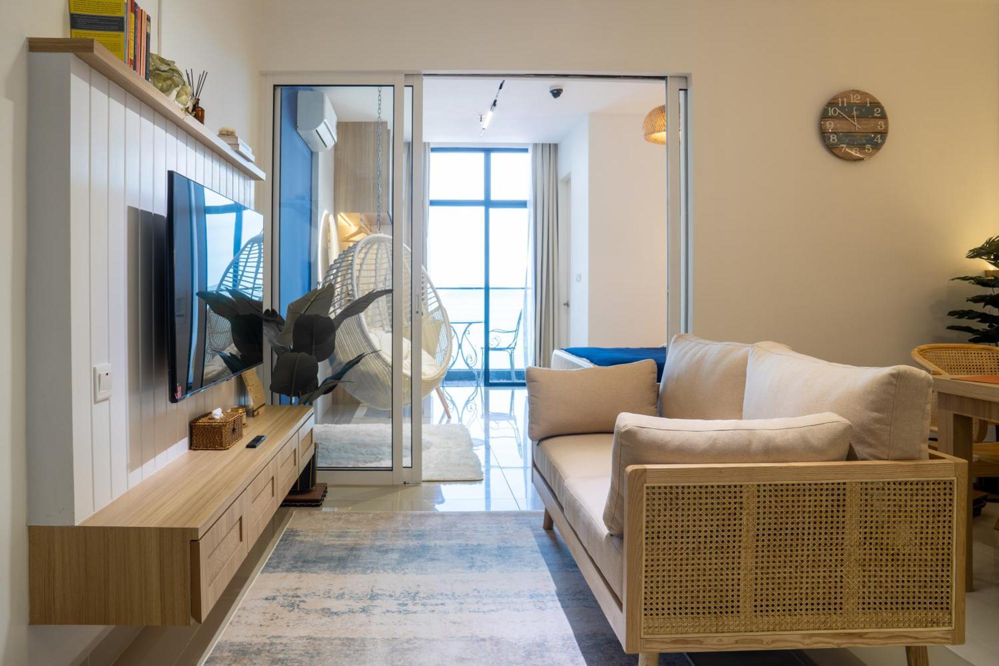 Apartment The Nest At The Shore Kk Cbd Seaview With Balcony